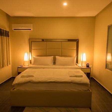 Iris Hotel Wuse 2 Abuja Exteriör bild