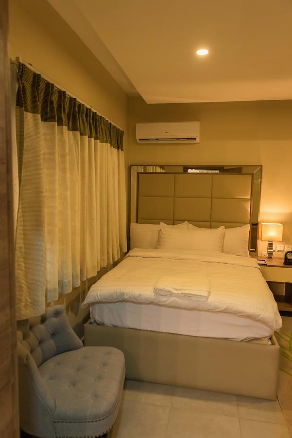 Iris Hotel Wuse 2 Abuja Exteriör bild