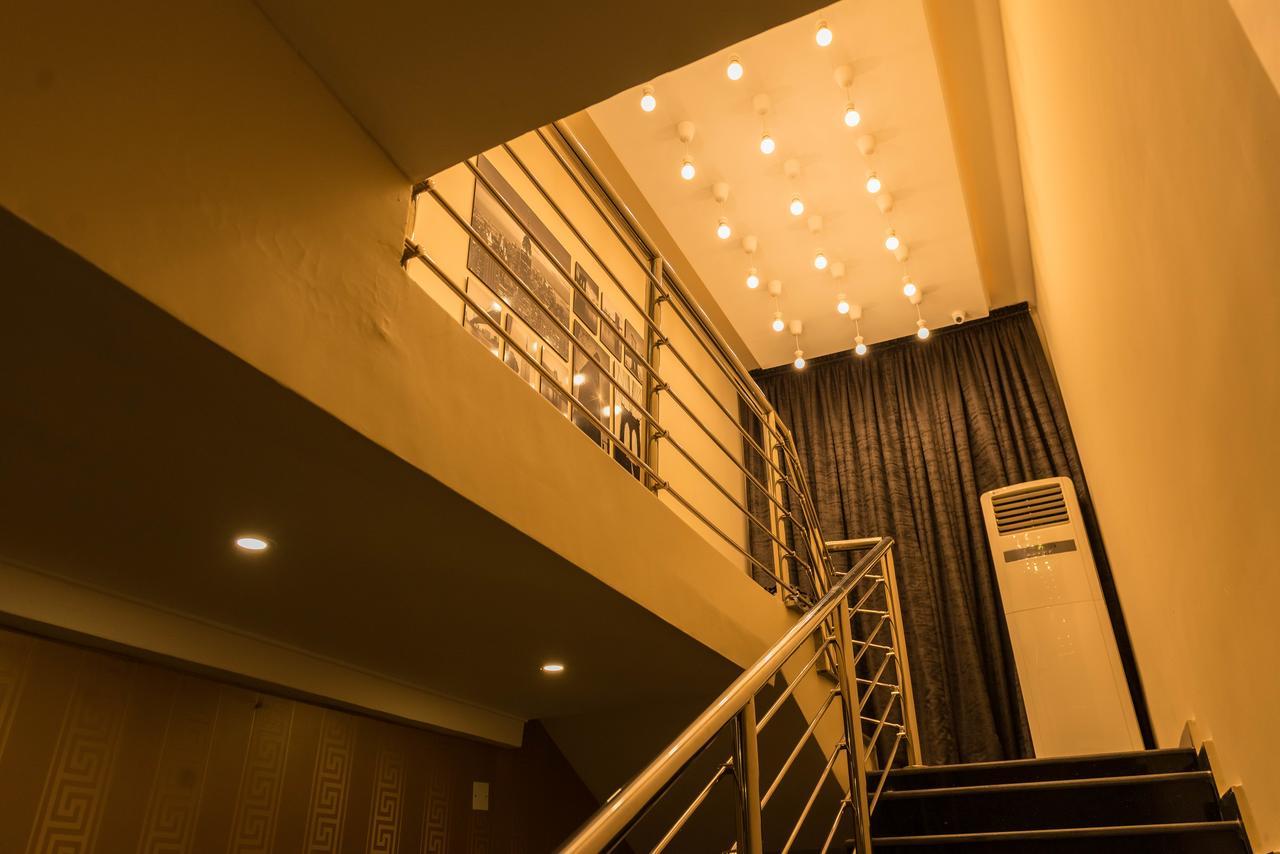 Iris Hotel Wuse 2 Abuja Exteriör bild