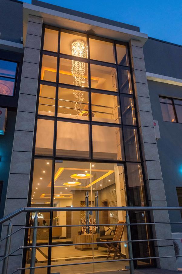 Iris Hotel Wuse 2 Abuja Exteriör bild